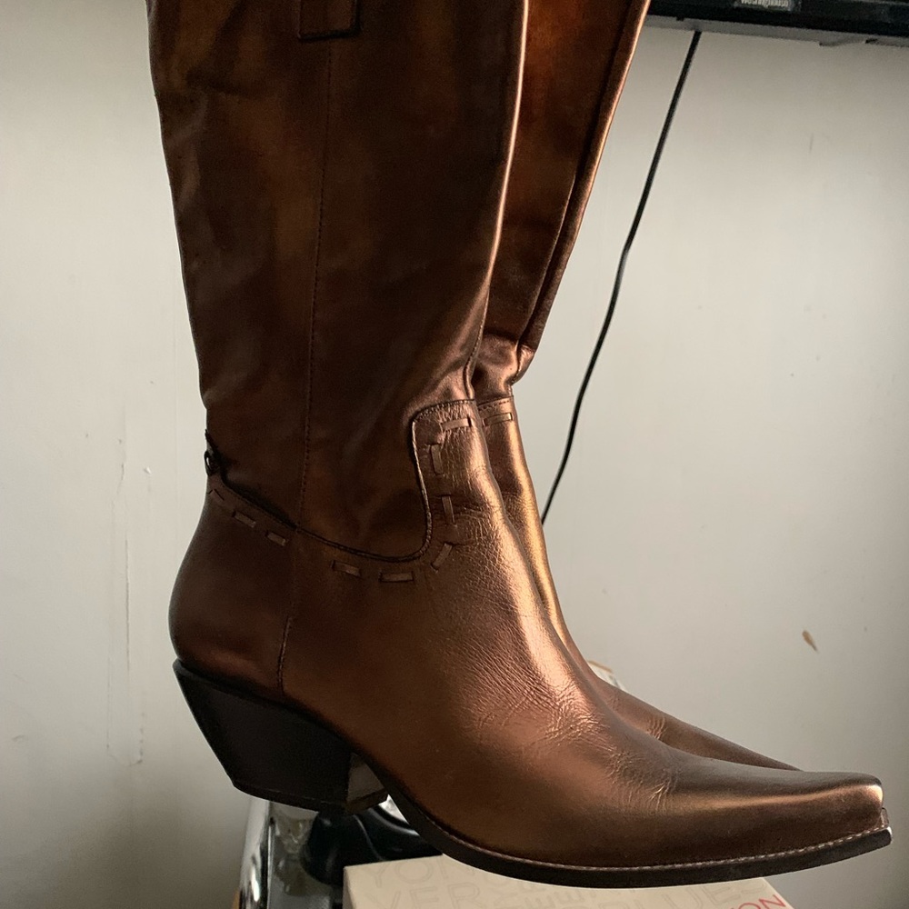 BCBG boots bronze size 10